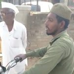 ओरंगाबाद में सब्जी बेचने पर हिंदुत्ववादियों ने की मारपीट, जमानत मिलने पर आरोपी का फूल माला पहनाकर किया गया स्वागत