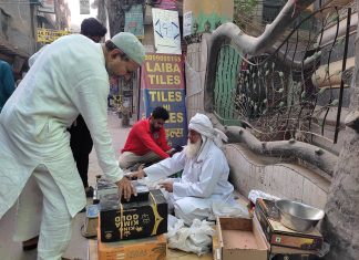रमज़ान मुबारक : फिर से लौट आई रमज़ान की रौनक, तस्वीरों में देखिए दिल्ली का नज़ारा