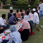 तस्वीरों में रमज़ान : जामिया में इफ्तार  में जुटे छात्र