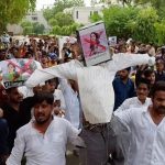 रांची में शांतिपूर्ण चल रहा था मुसलमानों का प्रदर्शन,पुलिस के लाठीचार्ज के बाद बिगड़ा माहौल,देश भर में नाराजग़ी