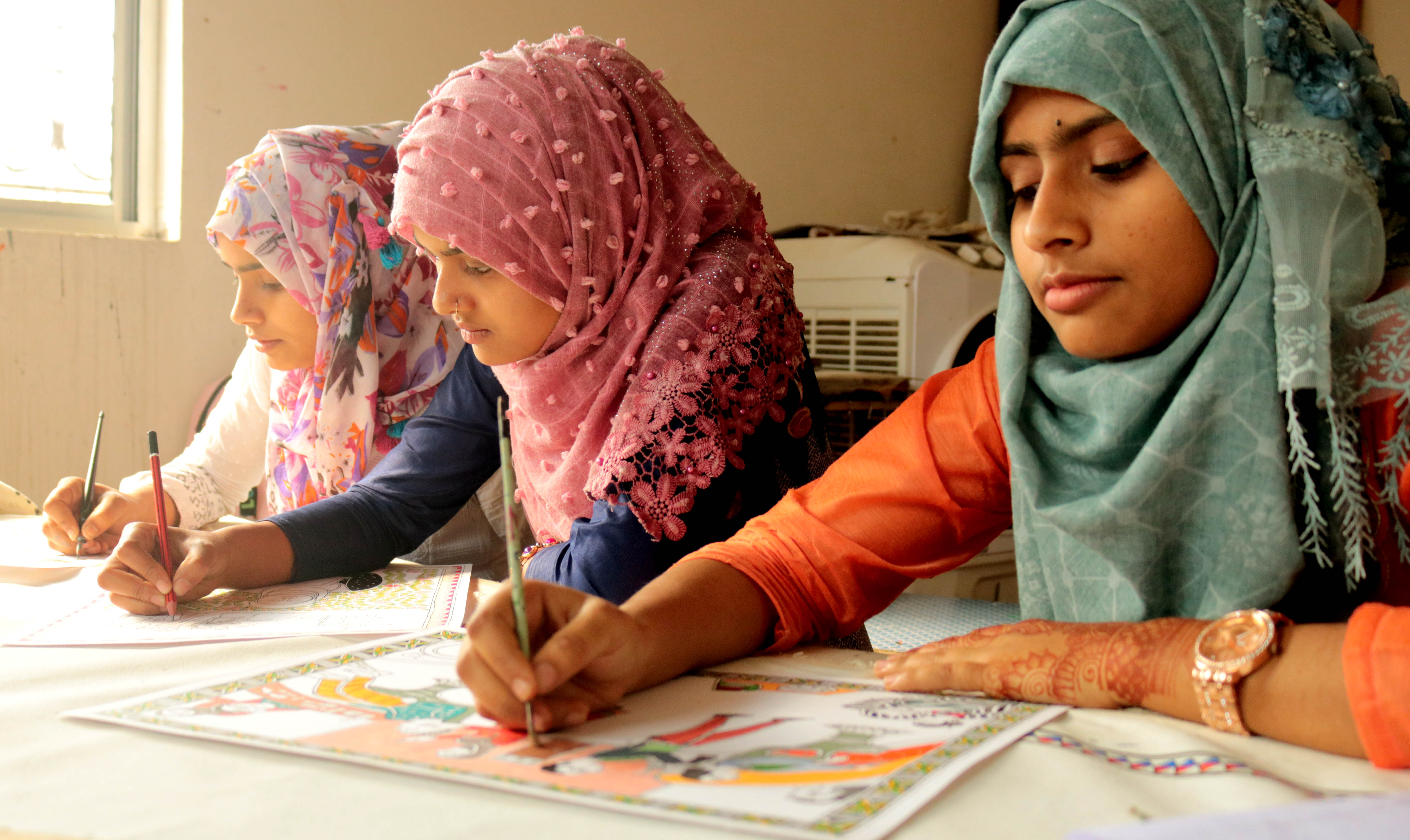 Bihar: These Muslim women break taboo by learning Madhubani painting