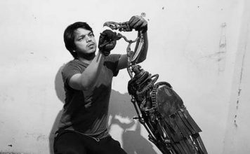 मां चराती थी भैंस ,पिता बनाते थे ट्रक की बॉडी ,बेटा है देश का बेहतरीन स्क्रैप्चर आर्टिस्ट