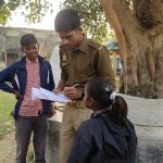 रियल लाइफ हीरो : गांव में जाकर ग़रीब बच्चों को पढ़ाता है यूपी पुलिस का सिपाही ज़फर अली,खुद आईपीएस बनना है ख़्वाब