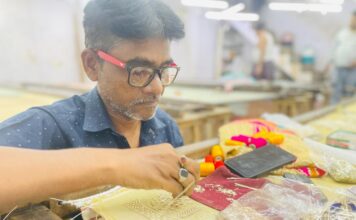 Lucknow Zardozi Artisans Are Hanging By A Thread