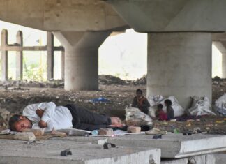 Suffering in the Swelter: Delhi's Homeless Battle Extreme Summer Heat