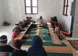 MP: Meet the Hafiz-e-Quran from Rajgarh Who Can't See But Feels Both Darkness and Light