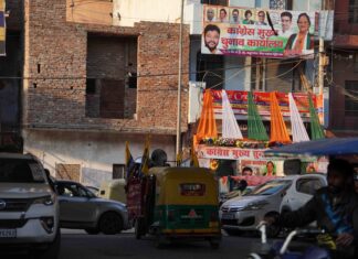 'Muslims Are On Their Own': Community Voters Disappointed with AAP's 'Soft-Hindutva Avatar' During Delhi Elections