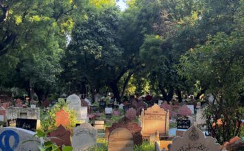 ‘Do Gaz Zameen Na Mili Kuu-e-Yaar Mein’: Muslims in Delhi Struggle to Find a Place to Bury Their Dead