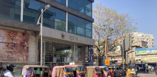 Twelve Years On Pink Autos Still Run Without Support in Ranchi